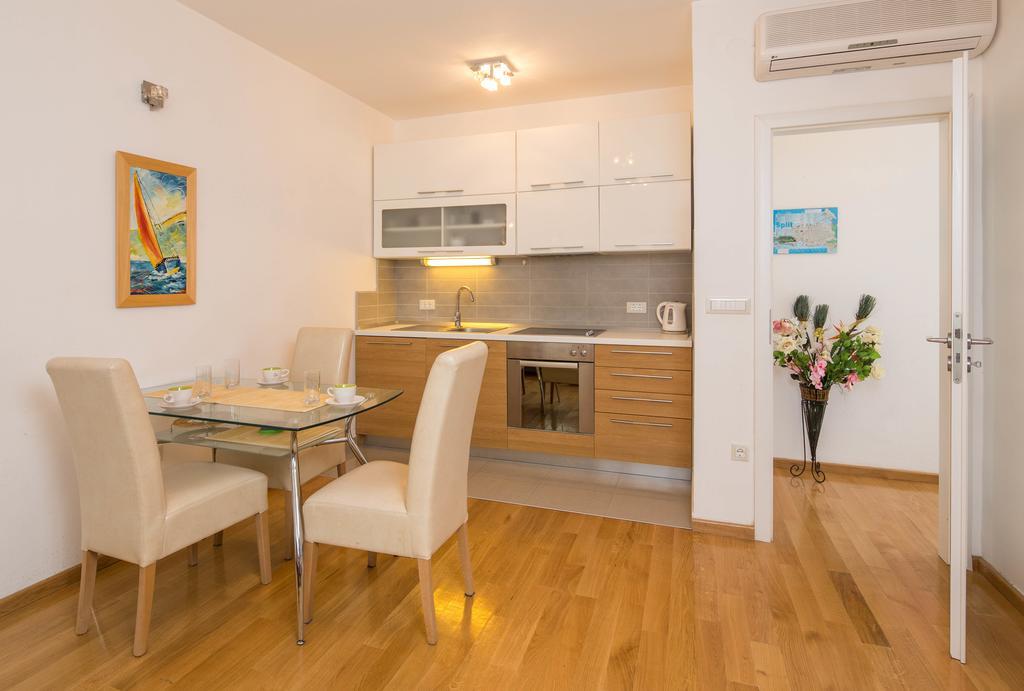 Apartment Divas สปลิท ห้อง รูปภาพ